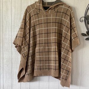 Tahari Beige and Black Patterned Poncho
